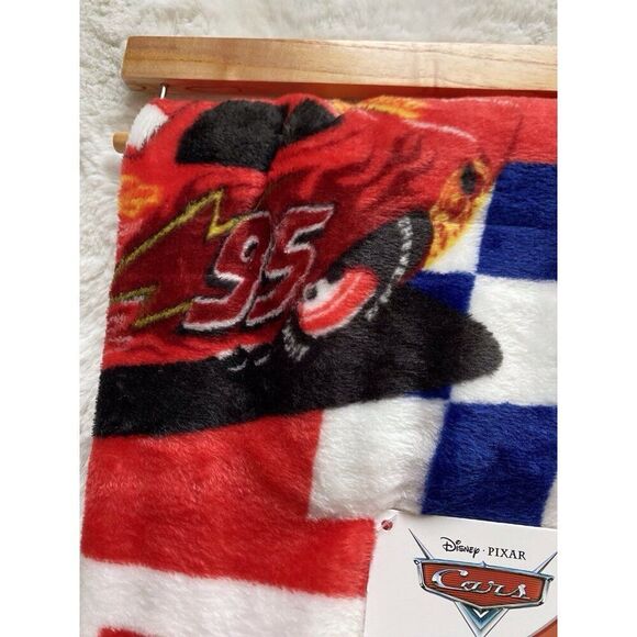 DISNEY Pixar CARS The Legendary LIGHTNING MCQUEEN Throw Blanket 50 X 70” NEW - Picture 6 of 16